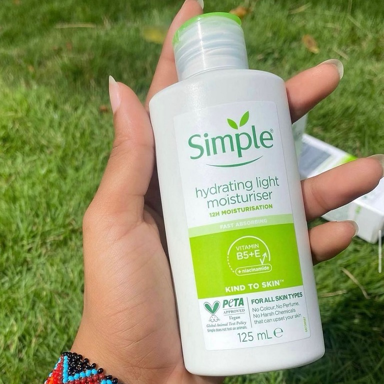 کرم آبرسان و مرطوب کننده سیمپل مدل لایت حجم 125 میل (Simple hydrating light moisturiser - 125ml) - تصویر 4